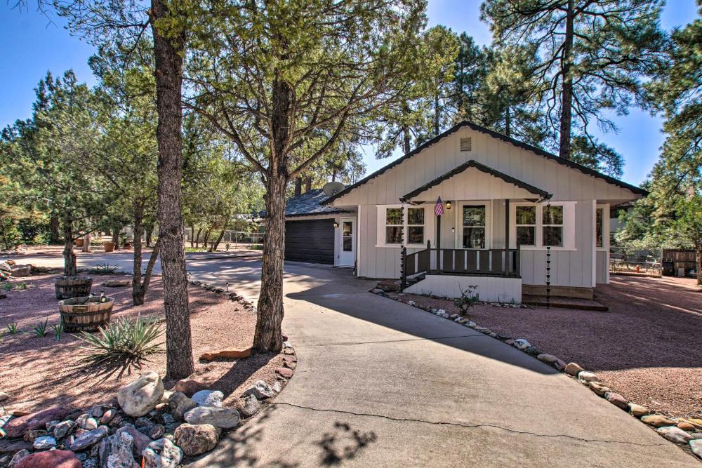 Peaceful Deck and Fire Pit Payson Home!